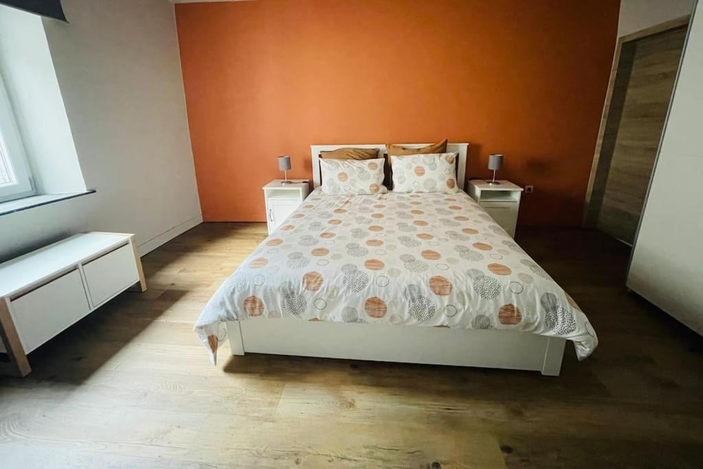 Appartement Cosy Au Centre De Beauraing Εξωτερικό φωτογραφία